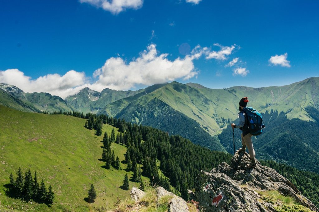 partir en randonnée avec sa gourde d'eau